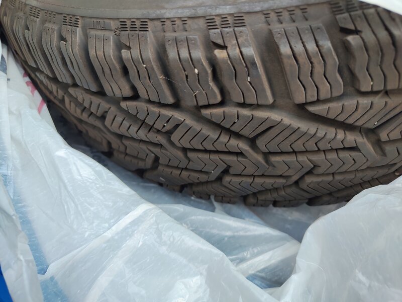 Vand anvelope iarna Sebring  f putin rulate